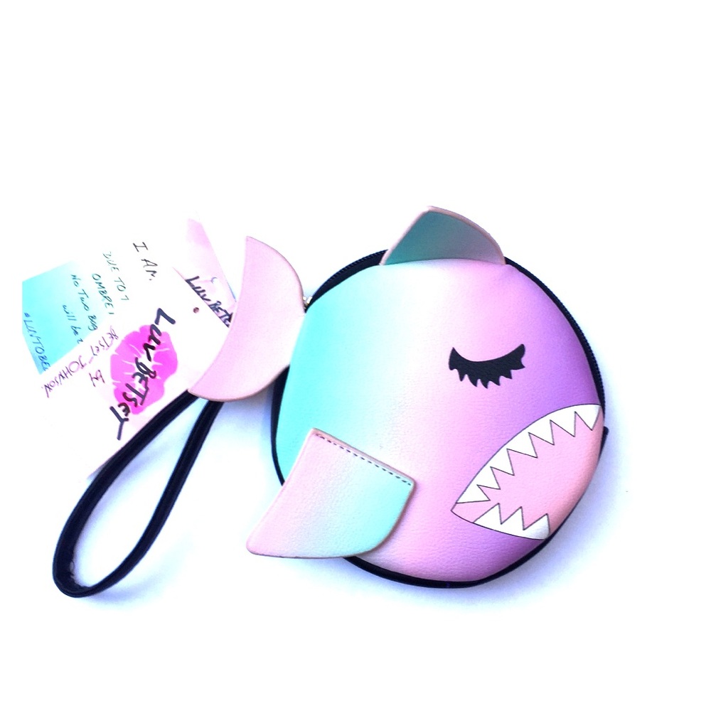Betsy Johnson coin purse 👛